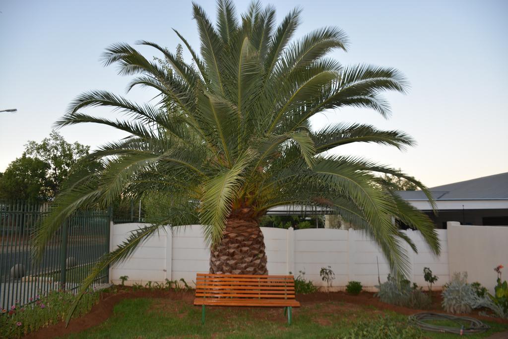 Blue Crane Guest House Bloemfontein Exterior foto
